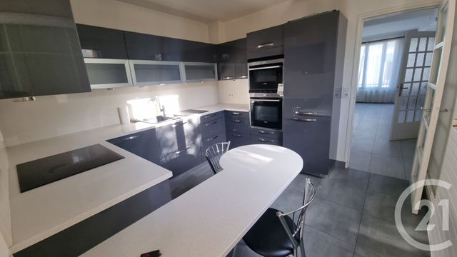 maison à vendre - 8 pièces - 142.0 m2 - ST MAUR DES FOSSES - 94 - ILE-DE-FRANCE - Century 21 La Pie