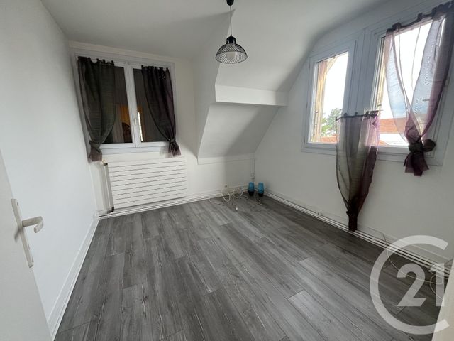 maison à vendre - 8 pièces - 142.0 m2 - ST MAUR DES FOSSES - 94 - ILE-DE-FRANCE - Century 21 La Pie