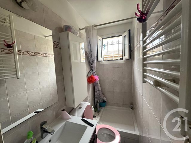 Appartement à vendre - 6 pièces - 77.35 m2 - ST MAUR DES FOSSES - 94 - ILE-DE-FRANCE - Century 21 La Pie