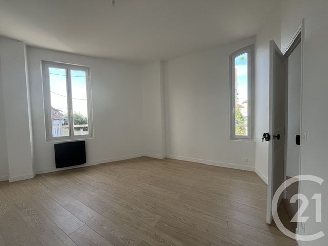 maison à vendre - 5 pièces - 113.95 m2 - ST MAUR DES FOSSES - 94 - ILE-DE-FRANCE - Century 21 La Pie