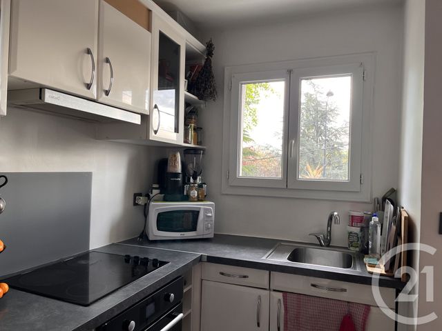 Appartement F3 à vendre - 3 pièces - 62.45 m2 - ST MAUR DES FOSSES - 94 - ILE-DE-FRANCE - Century 21 La Pie