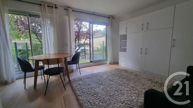 Appartement F1 à louer ST MAUR DES FOSSES