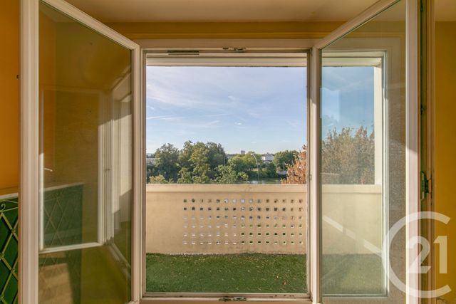 Appartement F3 à vendre - 3 pièces - 56.35 m2 - ST MAUR DES FOSSES - 94 - ILE-DE-FRANCE - Century 21 La Pie