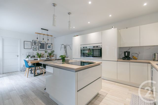 maison à vendre - 6 pièces - 118.07 m2 - ST MAUR DES FOSSES - 94 - ILE-DE-FRANCE - Century 21 La Pie