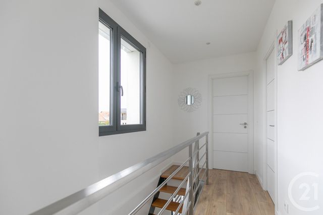 maison à vendre - 6 pièces - 118.07 m2 - ST MAUR DES FOSSES - 94 - ILE-DE-FRANCE - Century 21 La Pie