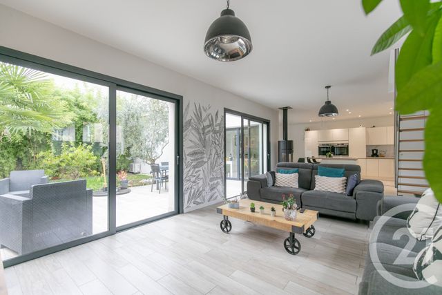 maison à vendre - 6 pièces - 118.07 m2 - ST MAUR DES FOSSES - 94 - ILE-DE-FRANCE - Century 21 La Pie