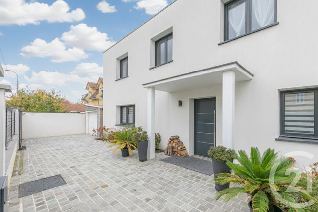 maison à vendre - 6 pièces - 118.07 m2 - ST MAUR DES FOSSES - 94 - ILE-DE-FRANCE - Century 21 La Pie