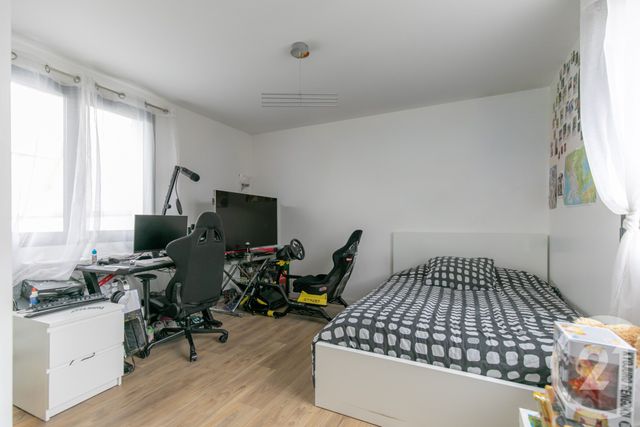 maison à vendre - 6 pièces - 118.07 m2 - ST MAUR DES FOSSES - 94 - ILE-DE-FRANCE - Century 21 La Pie