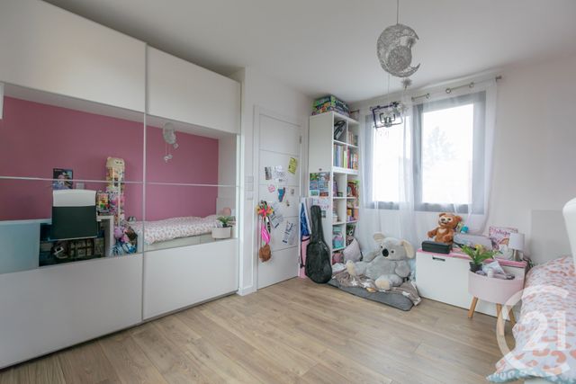 maison à vendre - 6 pièces - 118.07 m2 - ST MAUR DES FOSSES - 94 - ILE-DE-FRANCE - Century 21 La Pie