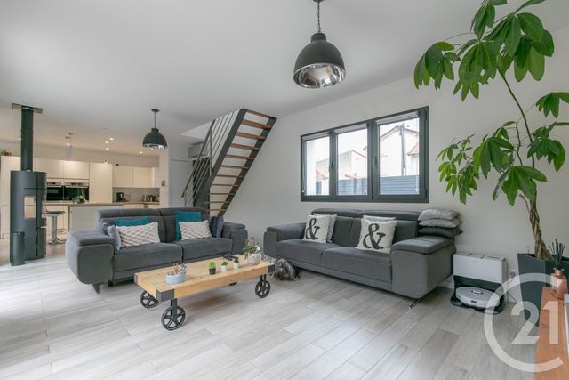 maison à vendre - 6 pièces - 118.07 m2 - ST MAUR DES FOSSES - 94 - ILE-DE-FRANCE - Century 21 La Pie
