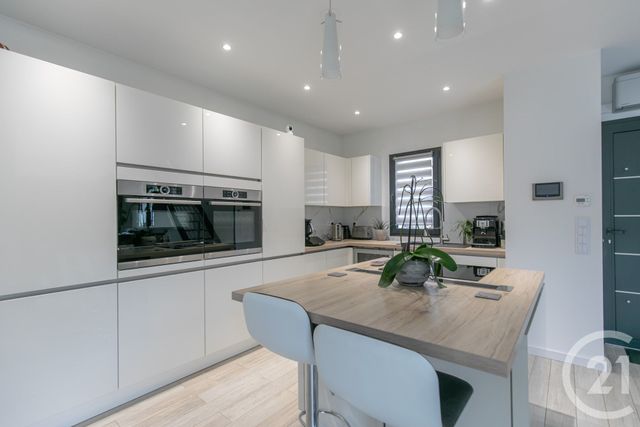 maison à vendre - 6 pièces - 118.07 m2 - ST MAUR DES FOSSES - 94 - ILE-DE-FRANCE - Century 21 La Pie