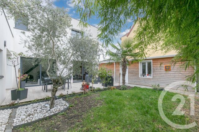 maison à vendre - 6 pièces - 118.07 m2 - ST MAUR DES FOSSES - 94 - ILE-DE-FRANCE - Century 21 La Pie