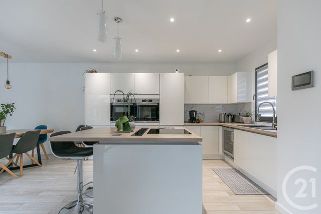 maison à vendre - 6 pièces - 118.07 m2 - ST MAUR DES FOSSES - 94 - ILE-DE-FRANCE - Century 21 La Pie