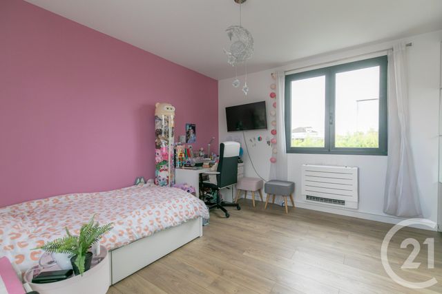 maison à vendre - 6 pièces - 118.07 m2 - ST MAUR DES FOSSES - 94 - ILE-DE-FRANCE - Century 21 La Pie