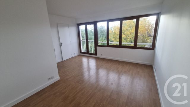 Appartement F1 à louer LA VARENNE ST HILAIRE