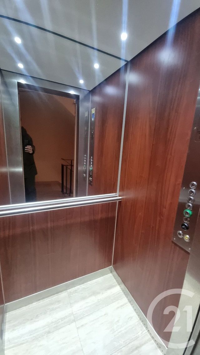 Appartement F1 à louer - 1 pièce - 28.95 m2 - LA VARENNE ST HILAIRE - 94 - ILE-DE-FRANCE - Century 21 La Pie