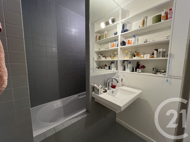 Appartement F4 à louer - 4 pièces - 85.51 m2 - ST MAUR DES FOSSES - 94 - ILE-DE-FRANCE - Century 21 La Pie