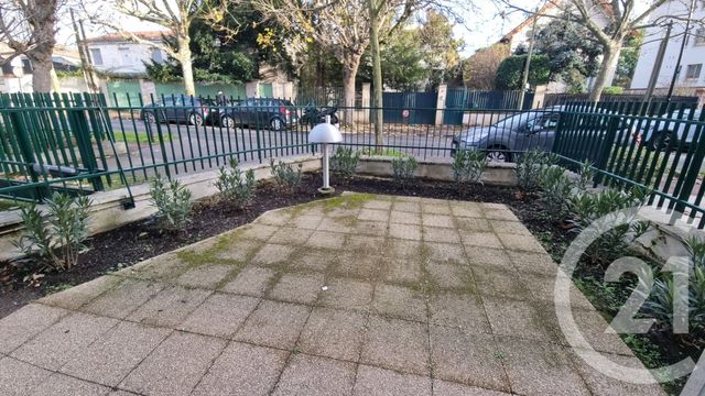 Appartement F2 à louer - 2 pièces - 30.0 m2 - ST MAUR DES FOSSES - 94 - ILE-DE-FRANCE - Century 21 La Pie