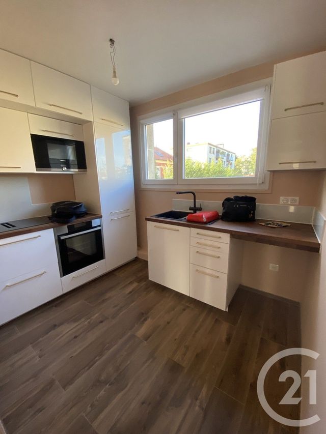 Appartement F4 à louer - 4 pièces - 71.08 m2 - ST MAUR DES FOSSES - 94 - ILE-DE-FRANCE - Century 21 La Pie