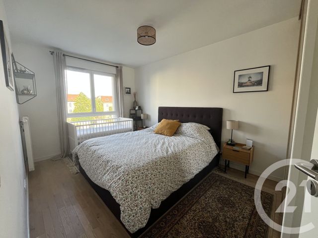 Appartement F3 à louer - 3 pièces - 65.41 m2 - ST MAUR DES FOSSES - 94 - ILE-DE-FRANCE - Century 21 La Pie