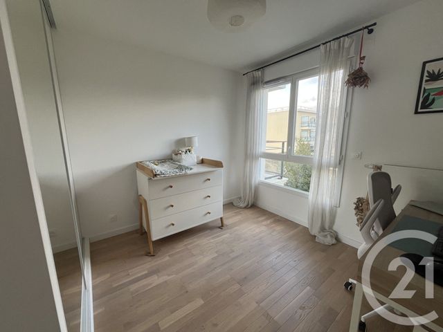 Appartement F3 à louer - 3 pièces - 65.41 m2 - ST MAUR DES FOSSES - 94 - ILE-DE-FRANCE - Century 21 La Pie