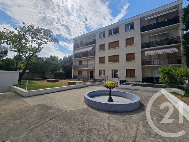 Appartement F5 à vendre - 5 pièces - 92.76 m2 - ST MAUR DES FOSSES - 94 - ILE-DE-FRANCE - Century 21 La Pie