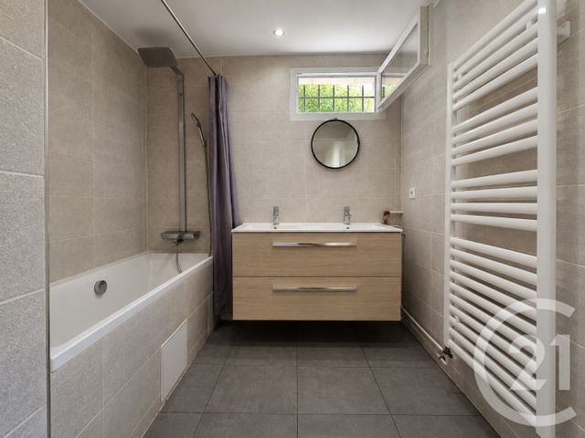 Appartement F5 à vendre - 5 pièces - 92.76 m2 - ST MAUR DES FOSSES - 94 - ILE-DE-FRANCE - Century 21 La Pie