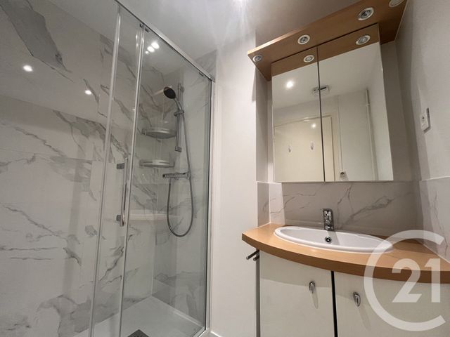 Appartement F3 à louer - 3 pièces - 59.52 m2 - LA VARENNE ST HILAIRE - 94 - ILE-DE-FRANCE - Century 21 La Pie