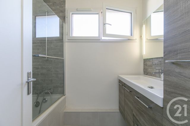 Appartement F3 à vendre - 3 pièces - 71.02 m2 - ST MAUR DES FOSSES - 94 - ILE-DE-FRANCE - Century 21 La Pie