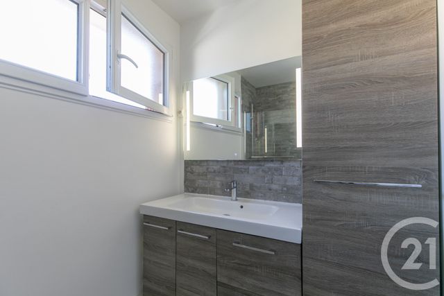 Appartement F3 à vendre - 3 pièces - 71.02 m2 - ST MAUR DES FOSSES - 94 - ILE-DE-FRANCE - Century 21 La Pie