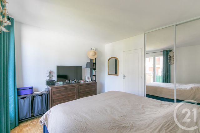 Appartement F3 à vendre - 3 pièces - 71.02 m2 - ST MAUR DES FOSSES - 94 - ILE-DE-FRANCE - Century 21 La Pie
