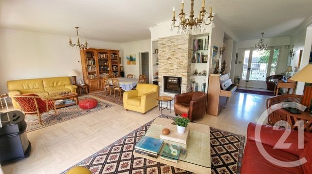 maison à vendre - 8 pièces - 183.77 m2 - ST MAUR DES FOSSES - 94 - ILE-DE-FRANCE - Century 21 La Pie