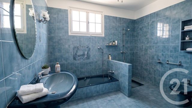 maison à vendre - 8 pièces - 183.77 m2 - ST MAUR DES FOSSES - 94 - ILE-DE-FRANCE - Century 21 La Pie