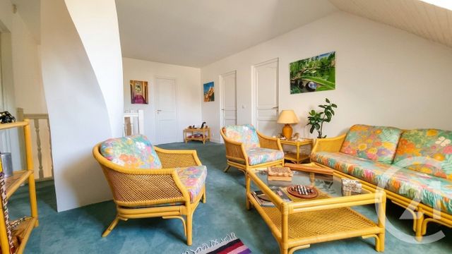 maison à vendre - 8 pièces - 183.77 m2 - ST MAUR DES FOSSES - 94 - ILE-DE-FRANCE - Century 21 La Pie