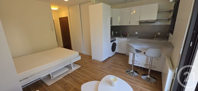 Appartement F1 à louer - 1 pièce - 23.4 m2 - LA VARENNE ST HILAIRE - 94 - ILE-DE-FRANCE - Century 21 La Pie