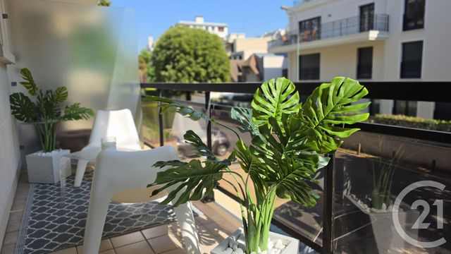Appartement F1 à louer - 1 pièce - 23.4 m2 - LA VARENNE ST HILAIRE - 94 - ILE-DE-FRANCE - Century 21 La Pie