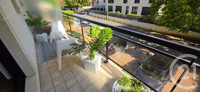 Appartement F1 à louer - 1 pièce - 23.4 m2 - LA VARENNE ST HILAIRE - 94 - ILE-DE-FRANCE - Century 21 La Pie