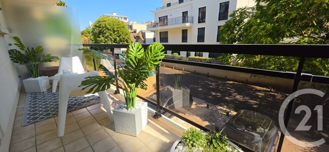 Appartement F1 à louer - 1 pièce - 23.4 m2 - LA VARENNE ST HILAIRE - 94 - ILE-DE-FRANCE - Century 21 La Pie