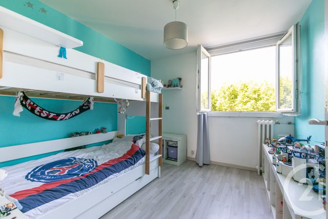 Appartement F4 à vendre - 4 pièces - 66.45 m2 - ST MAUR DES FOSSES - 94 - ILE-DE-FRANCE - Century 21 La Pie