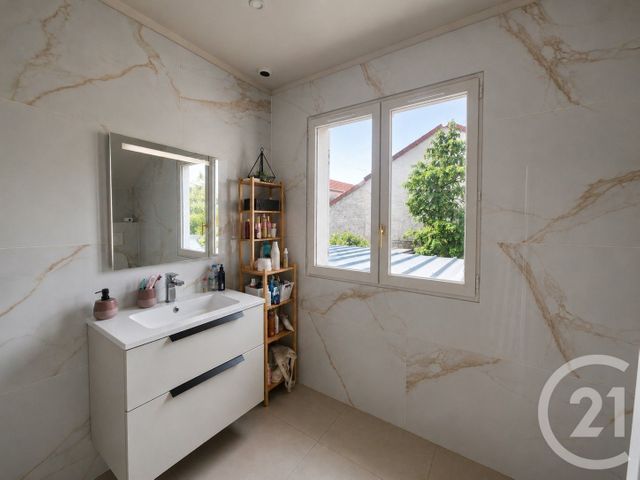 maison à vendre - 5 pièces - 115.73 m2 - ST MAUR DES FOSSES - 94 - ILE-DE-FRANCE - Century 21 La Pie