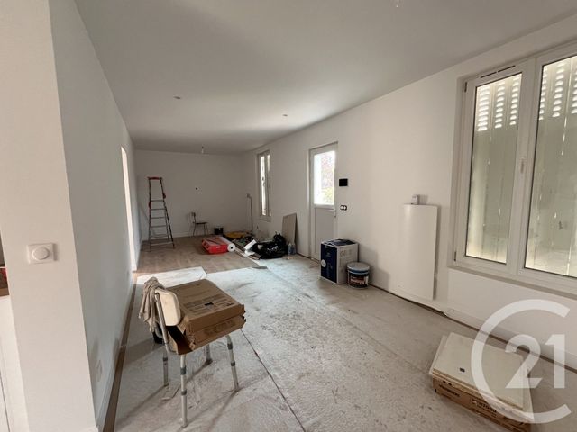 maison à louer - 4 pièces - 90.0 m2 - ST MAUR DES FOSSES - 94 - ILE-DE-FRANCE - Century 21 La Pie
