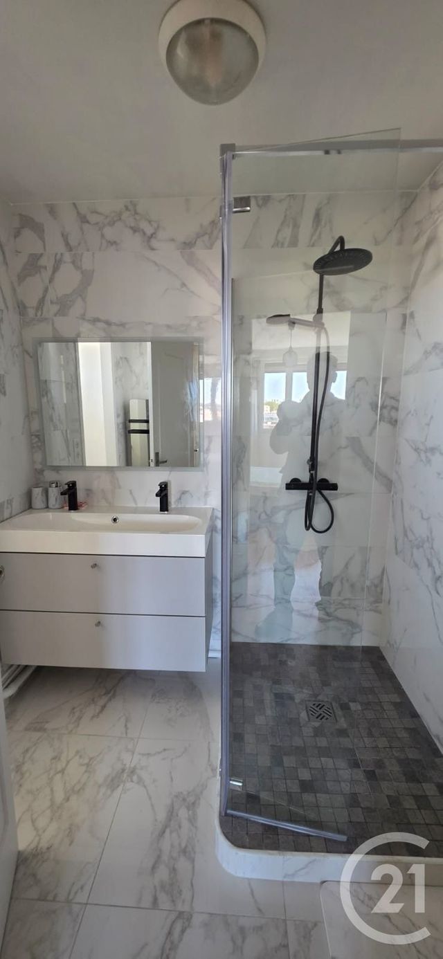 Appartement F3 à louer - 3 pièces - 67.17 m2 - ST MAUR DES FOSSES - 94 - ILE-DE-FRANCE - Century 21 La Pie