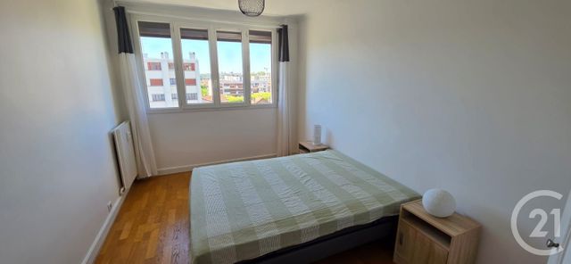 Appartement F3 à louer - 3 pièces - 67.17 m2 - ST MAUR DES FOSSES - 94 - ILE-DE-FRANCE - Century 21 La Pie