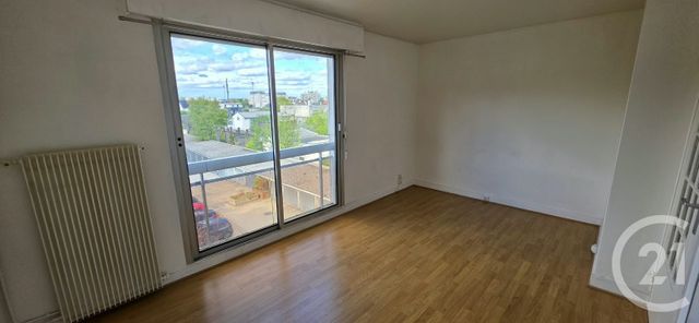 Appartement F1 à louer - 1 pièce - 25.95 m2 - ST MAUR DES FOSSES - 94 - ILE-DE-FRANCE - Century 21 La Pie