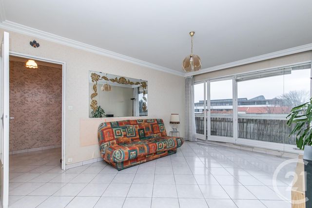 Appartement F2 à vendre LA VARENNE ST HILAIRE