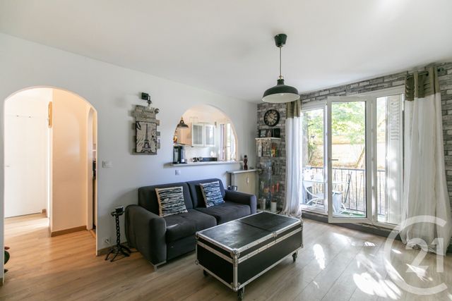 Appartement F2 à vendre - 2 pièces - 42.23 m2 - ST MAUR DES FOSSES - 94 - ILE-DE-FRANCE - Century 21 La Pie