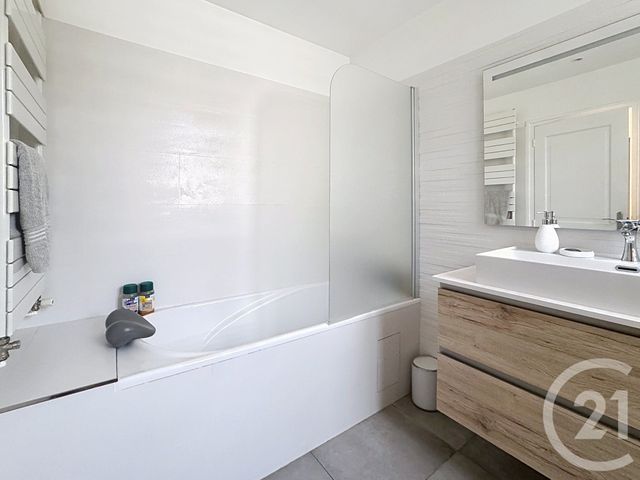 maison à vendre - 6 pièces - 170.0 m2 - LA VARENNE ST HILAIRE - 94 - ILE-DE-FRANCE - Century 21 La Pie