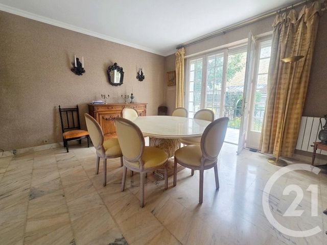 maison à vendre - 8 pièces - 213.37 m2 - ST MAUR DES FOSSES - 94 - ILE-DE-FRANCE - Century 21 La Pie
