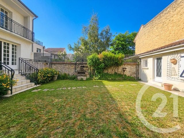 maison à vendre - 8 pièces - 213.37 m2 - ST MAUR DES FOSSES - 94 - ILE-DE-FRANCE - Century 21 La Pie