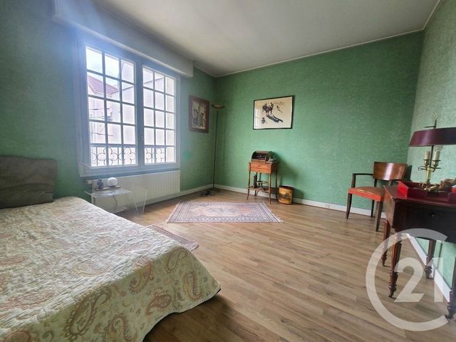 maison à vendre - 8 pièces - 213.37 m2 - ST MAUR DES FOSSES - 94 - ILE-DE-FRANCE - Century 21 La Pie